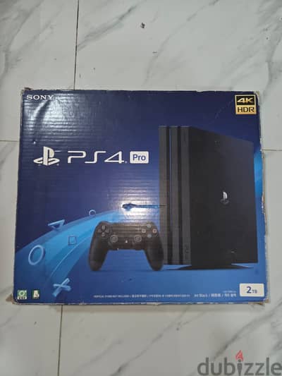PS4 Pro 2TB 4Games 2Controllers