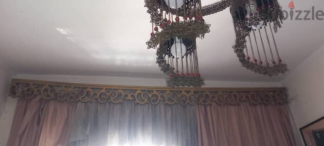 نيش وسفره بدون كراسى وبلتكانه ستاره خشب كالجديد