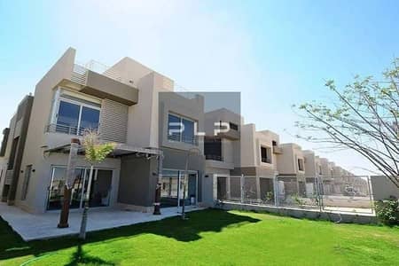 استلام فوري فيلا مستقله فيو لاند سكيب في كمبوند بالم هيلز نيو كايرو - التجمع الخامس Palm Hills New Cairo