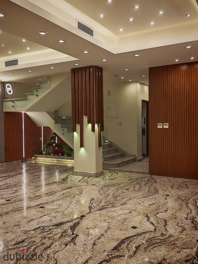 Luxury Middle Townhouse 250m² for Sale in Zayed Dunes - Sheikh Zayed (First Living - Ultra Super Lux with Elevator & Pool)