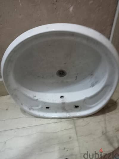 حوض حمام بيضاوي بدون ركبه