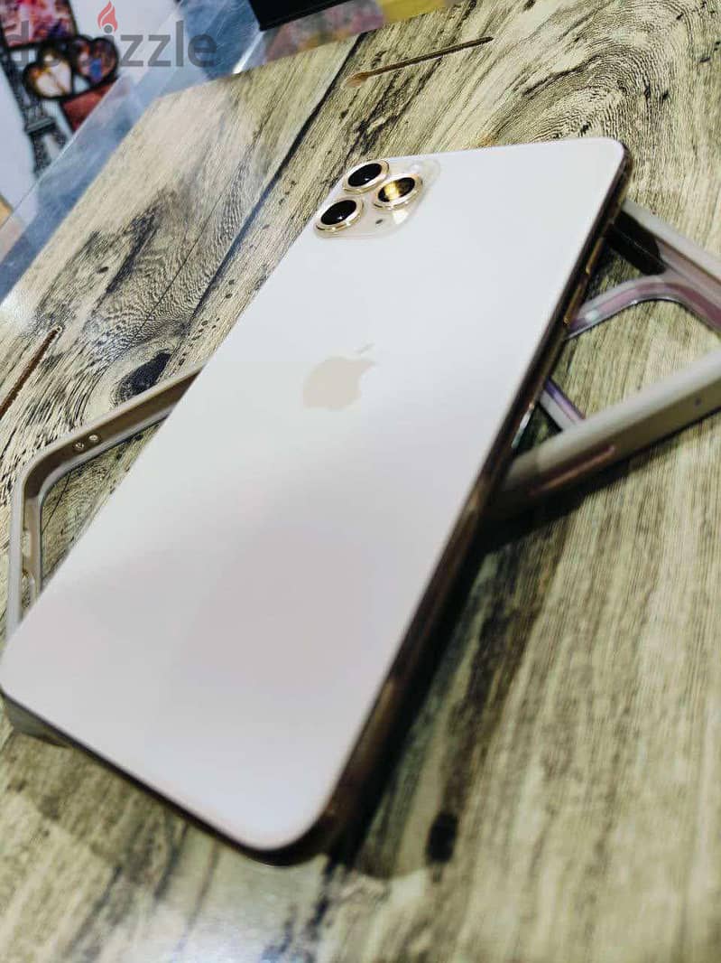 Apple - iPhone 11 Pro Max 2