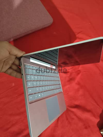 Microsoft surface laptop Go