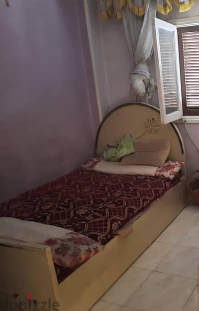 سرير مقاس ١٢٠