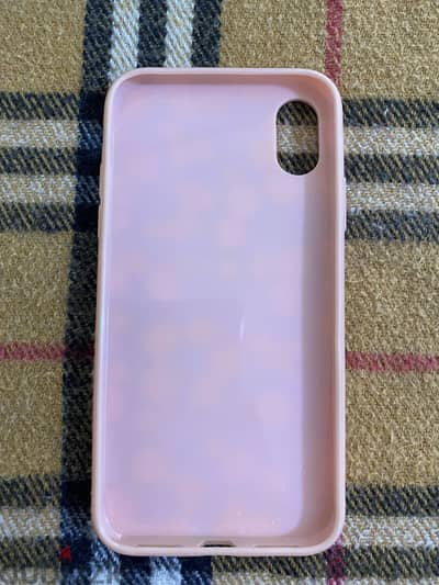  كوفر iPhone XS من SHEIN – شيك جدًا وحالته ممتازة 