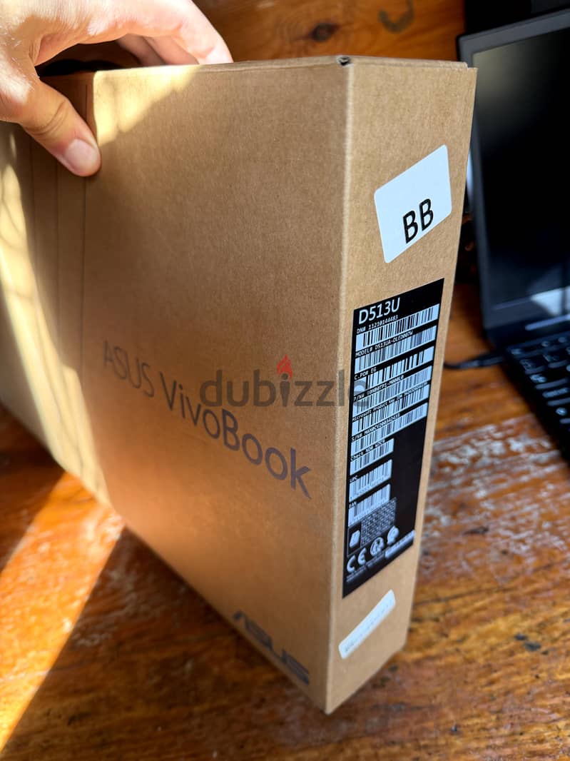 ASUS VIVOBOOK 15 4