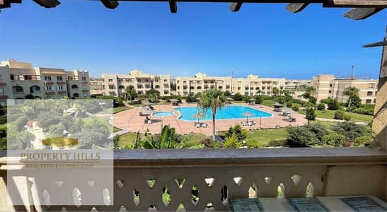 At a very discounted price, you will own a corner view villa by the sea with a down payment of 2 million and 300 thousand in the most beautiful villages of the coast, Marsilia Beach, a few minutes from Fouka, Alamein Airport, and the village of Hasin.