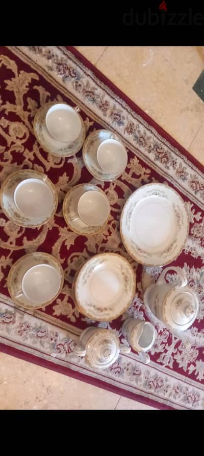 للبيع  طقم اكل شاى وجاتوه  فاخر وقيم
