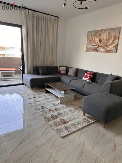 Furnished apartment in Madinaty B15 Area: 150 sq m Group of 150 sq m 3 bedrooms/3 bathrooms Modern furniture, fully air-conditioned Fifth floor with elevator One-year contract only Price: 55,000 EGP WhatsApp: 01090776530