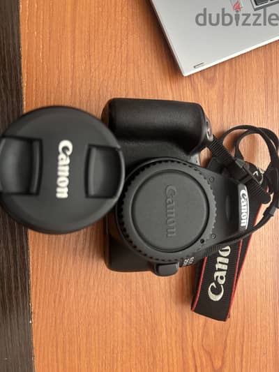 كاميرا كانون canon 250d بالكرتونة وكل حاجتها الاصلية