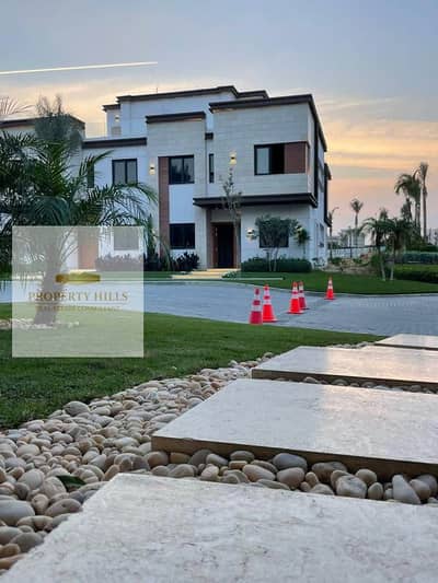 Villa Corner in Azar Compound, Fifth Settlement, prime location in Golden Square, minutes from the American University in a very serviceable and lively location Villa Corner in Azar Compound, Fifth Settlement, prime location in Golden Square, minutes from the American University in a very serviceable and lively location