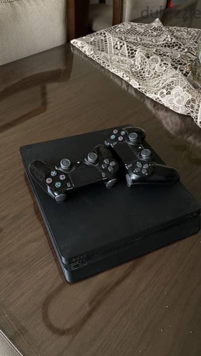 ps4 slim 500gb (2 controllers)