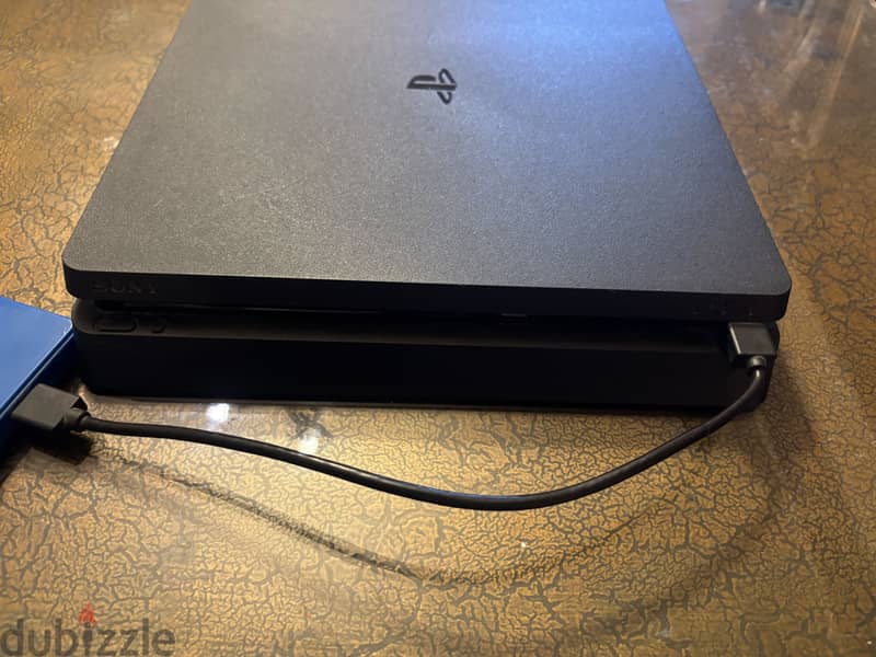 PlayStation 4 slim (ps4) 2