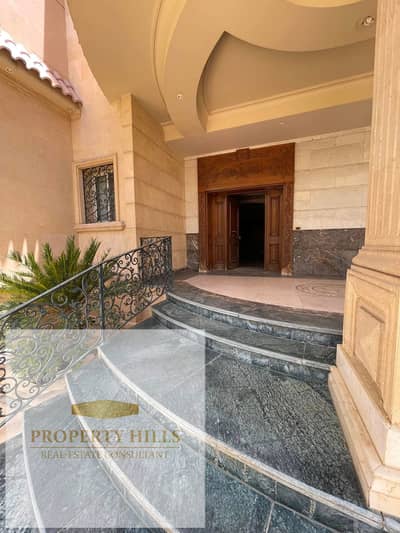 A distinguished last villa for sale at its old price of only 13 million cash at the entrance of Al-Obour City next to Carrefour Al-Obour. You will receive it immediately in a compound of luxurious villas and palaces.