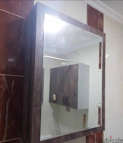 مرايا حمام مزوده بوحدات تخزين