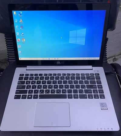 لاب توب asus cori3 شاشه تاتش حاله ممتازه جدا