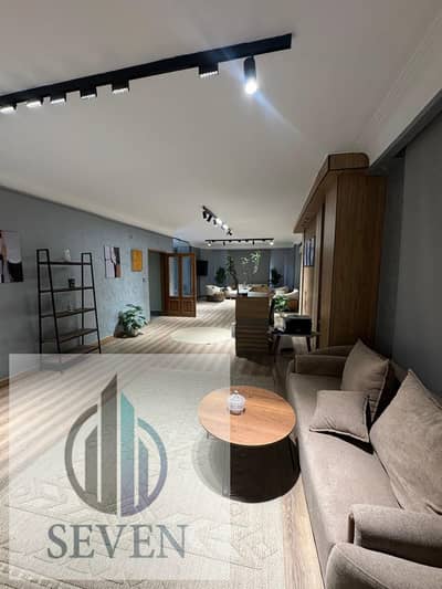 *Ultra-modern office for rent, 400 sqm, fully licensed, air-conditioned, prime location on Degla Al-Maadi for major companies*