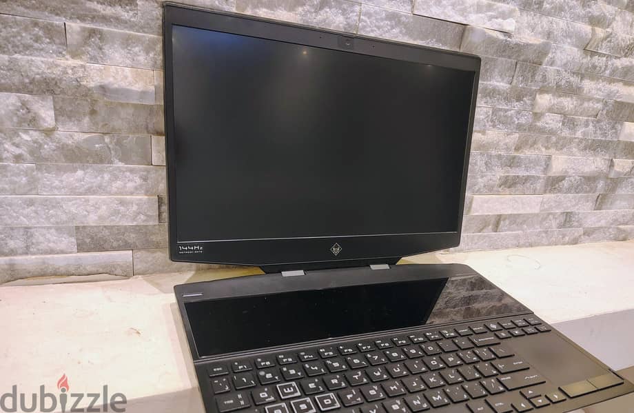 hp omen x 10