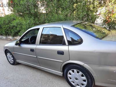 أوبل فيكترا 2000