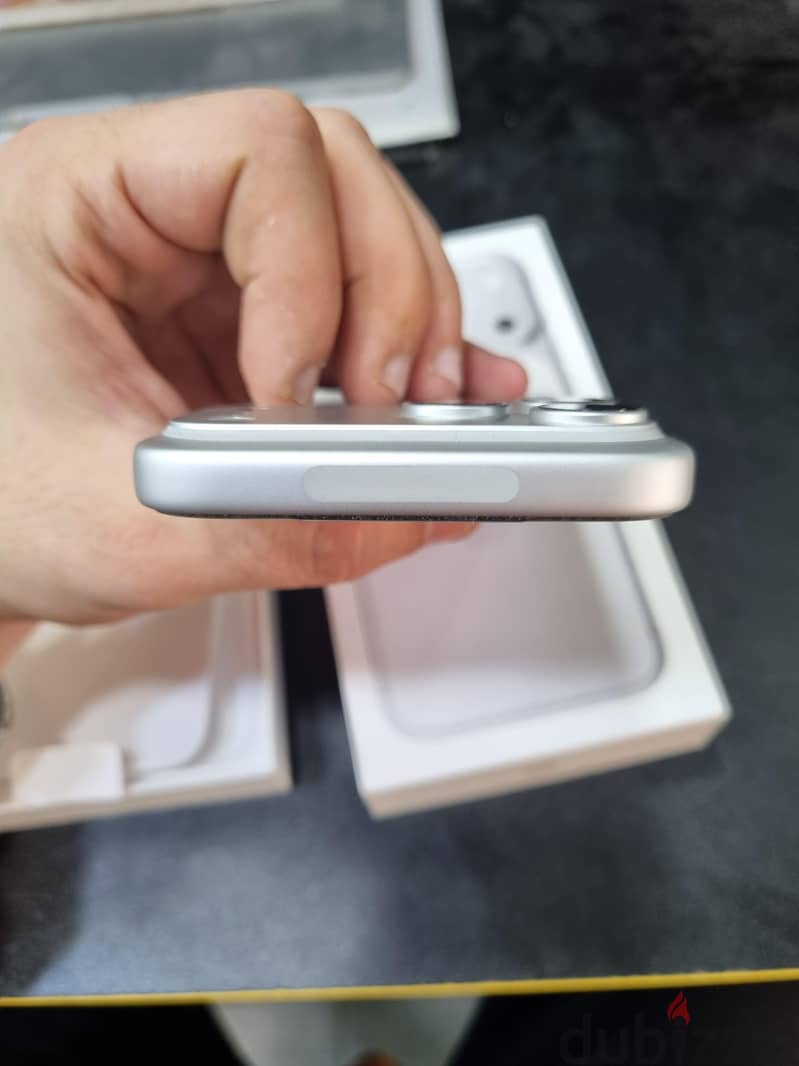 Apple - iPhone 17 Pro Max 2
