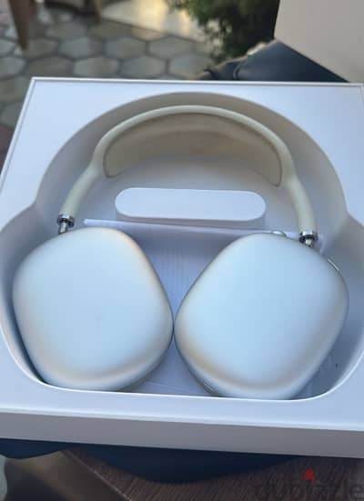 Airpods max 1st gen 100% original