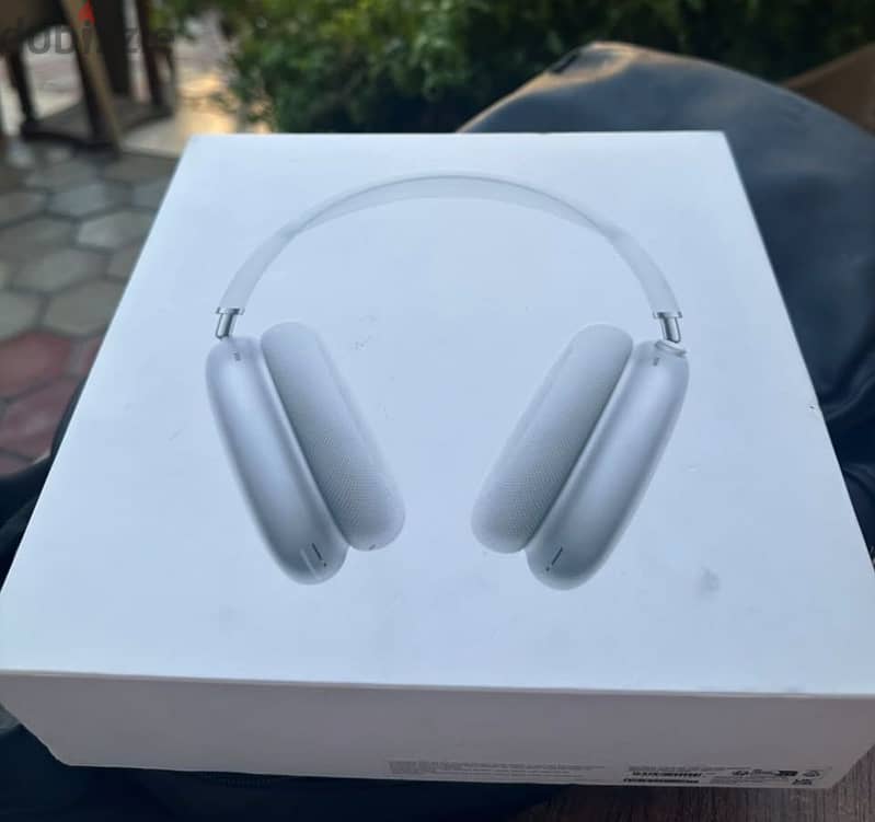 Airpods max 1st gen 100% original 2