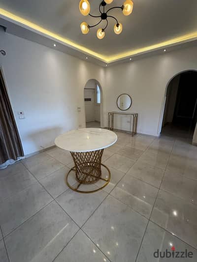 Available apartment for rent in Garden City