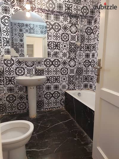 Apartment for sale in Madinaty 175m 3 rooms and 3 bathrooms and a reception 3 pieces and a large kitchen steps to all services cash complete all installments required 9 million and a half super lux finishing price is a catch
