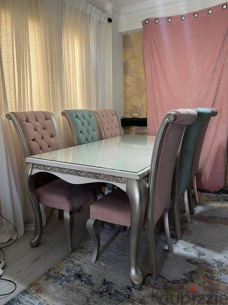 Dining table 4