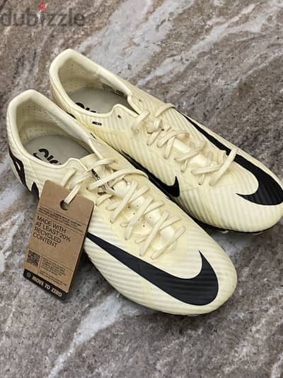 جزمة نايكي اوريجينال غير مستعملة Nike Air Zoom Mercurial Vapor 15