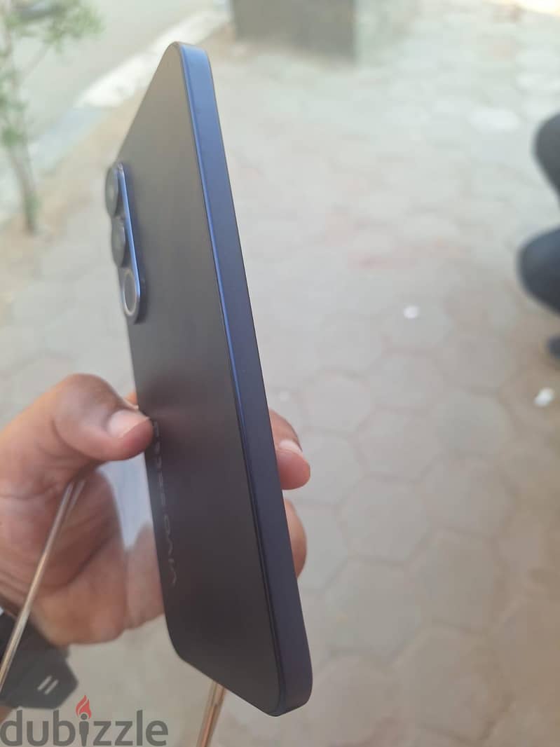 Vivo V70 FE 5G 1