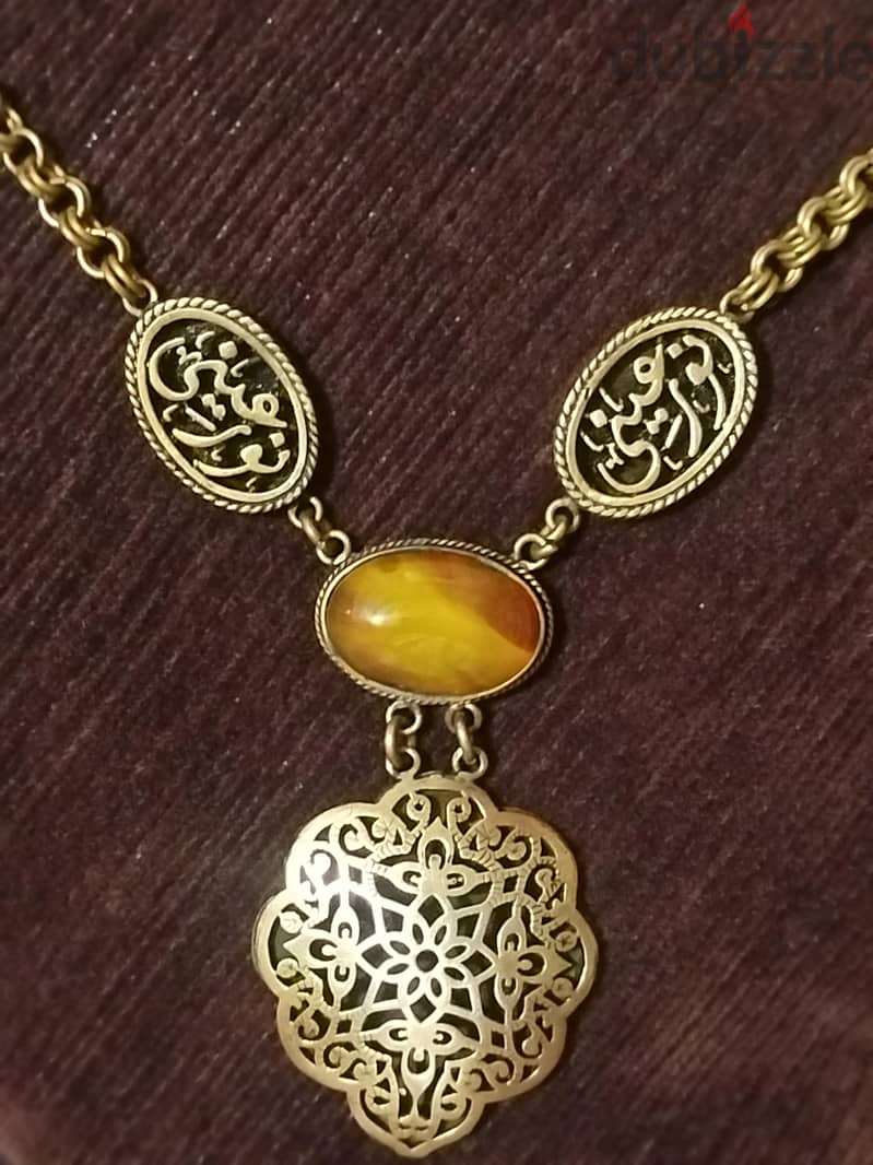 عقد نحاس 1