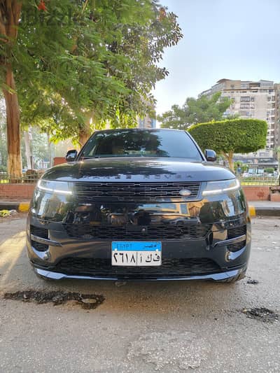 Range Rover Sport 2025 model . رنج روفر اسبورت موديل 2025