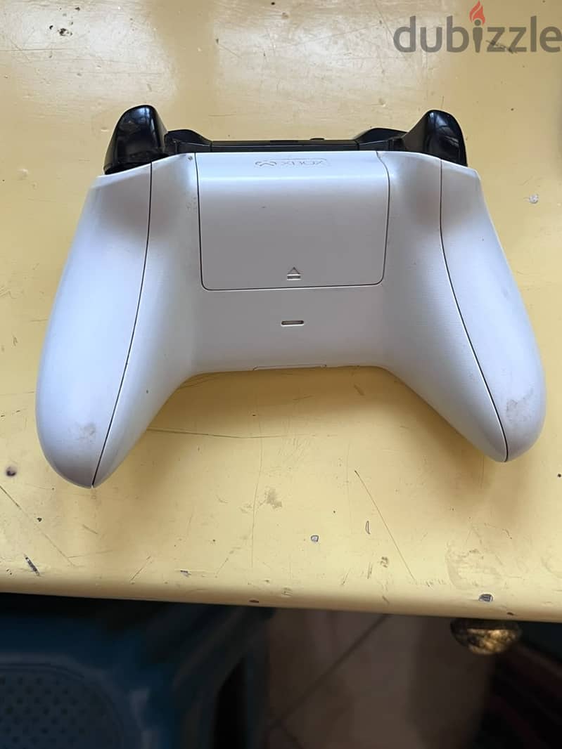 Xbox One S 6