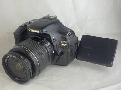 Canon 600d معاها كل المشتملات و بدون اي اعطال