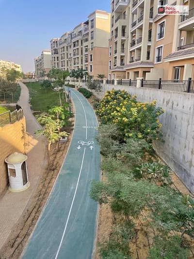 بالتقسيط على 10 سنوات ,شقة 3 غرف للبيع في كمبوند سراي sarai, بجانب مدينتي و10 دقائق من التجمع