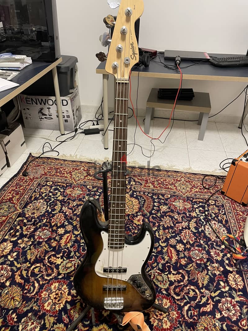 Fender Squire Affinity Jazz Bass 1