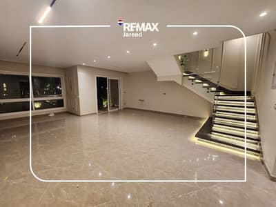 Middle Townhouse with Open View for Rent in Kayan, 6 October