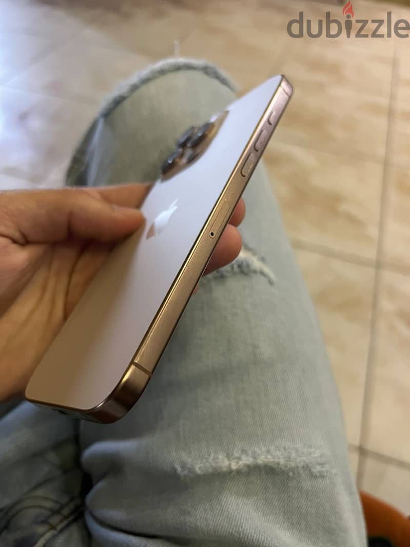 iPhone 16Bro max 1