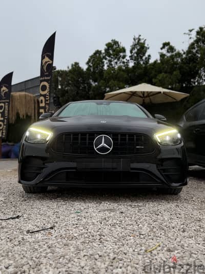 Mercedes-Benz E200 coupe amg 2023 night package