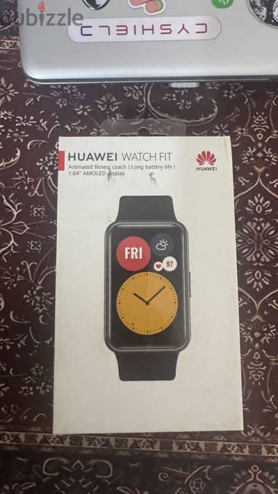 ساعة Huawei Watch Fit أصلية، بحالة ممتازة جدًا، ومعاها العلبة