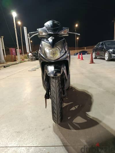 اسكوتر sym موديل2021 رخصه 7 شهور 200 cc