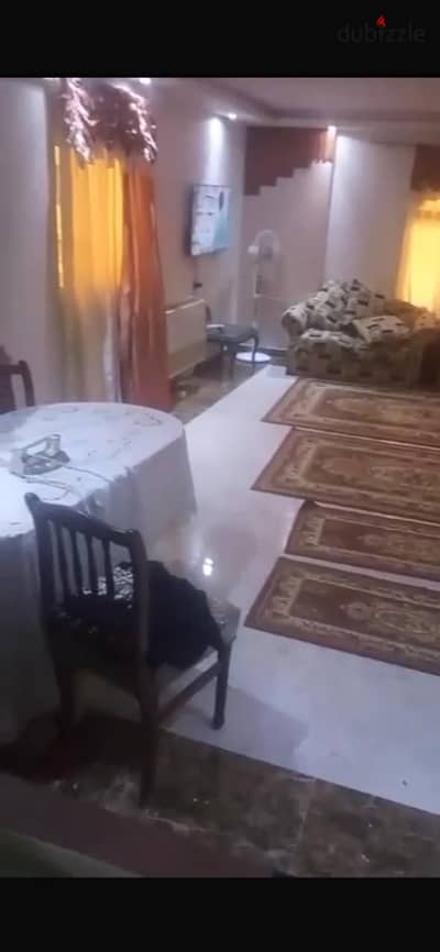 شقه  للبيع مرخصه تجاري تصلح لجميع الأغراض الاداريه  في زهراء المعادي  في المتفرع من الخمسين   مساحه 164م تتكون من 3 غرف، رسيبشن، مطبخ، 2حمام  الدور ١