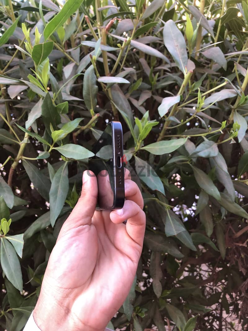 آبل - آيفون 15 3