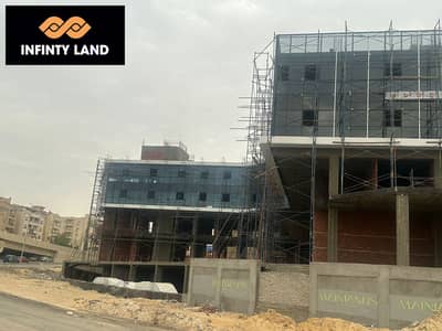عيادة للبيع 74م التجمع الخامس ارتيا مول / تقسيط  / متشطبة بالتكيفات مباشرة على محور جمال عبد الناصر