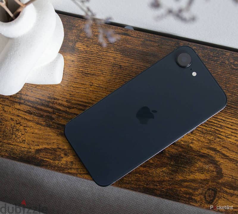 Apple - iPhone 16e 1