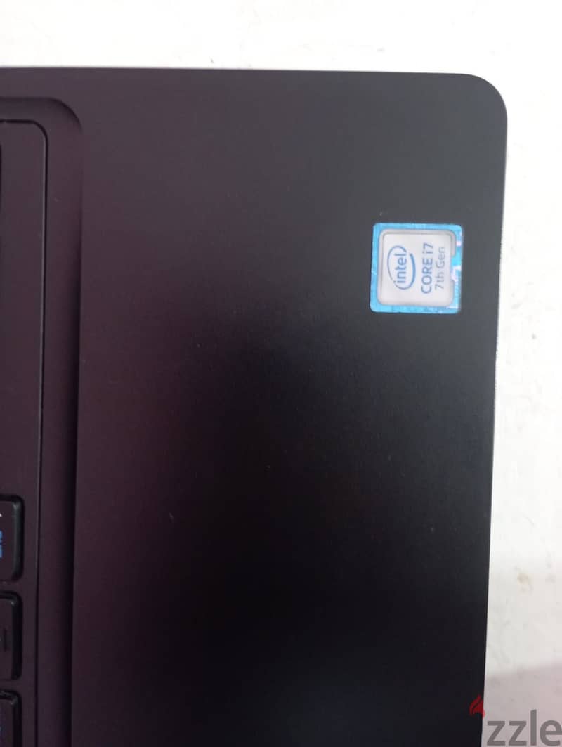 Dell Precision 3520 1