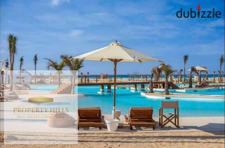 شاليه للبيع بيطل على البحر متشطب بالكامل بالمطبخ و التكيفات في بيت البحر