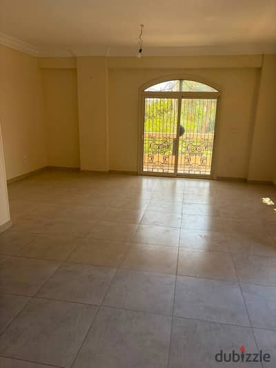 Luxury apartment in a villa close to the French university Luxury apartment in a villa close to the French university
