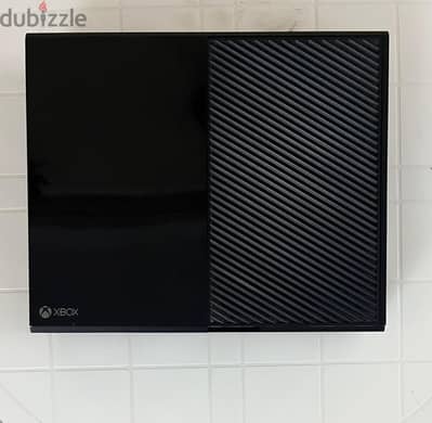جهاز xbox one حالته ممتازه و معاه الكاميرا بتاعتو